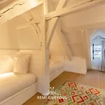 La Demeure Du Clocher 4 Ac On The Port & Place Sainte-Catherine 8 G