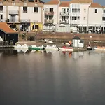 L'Oree Du Lac