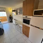 Charmant T2 Avec Piscine Et Parking Privatif Au Cap D'Agde, Ideal Pour 4 Personnes - Fr-1-749-72