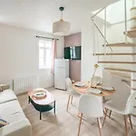Stylish Duplex - 250M Beach - New