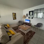 Appart Lumineux 2Ch Proche Pres D'Arenes Avec Wifi Tv Et Patio