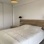 Appartement T3 Moderne Avec Terrasse Et Parking Securise - Fr-1-553-293
