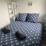 Petit Cottage A 3 Minutes A Pied De La Plage Avec Terrasse Et Parking Privee Gratuit