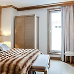Spacieux Appartement 5 Pieces, Proche Commerces Et Pistes, Avec Terrasse Et Parking - Fr-1-562-31