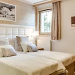Appartement Contemporain Avec 3 Chambres En Suite, Au Coeur De Courchevel, Proche Des Pistes - Fr-1-562-15