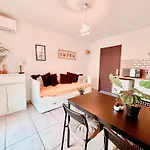 Appartement Calme Avec Jardin Privatif - 3 -