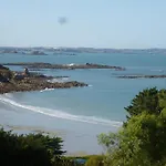 Beautiful Family Holiday Home In Diben, Plougasnou