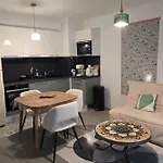 Cozy Renovated Apartment Behind Arcachon Station