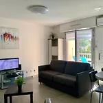 Beau Studio Climatise, Parking Prive Sanary Centre