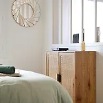 Superbe Appartement Entierement Renove - Proche Plage - Quartier Presidents