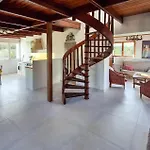 4 Bedroom Beautiful Home In Nevez