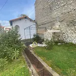 Villa 1926 A Royan/Pontaillac, Proche Plage Et Commerces, 3 Ch, Parking Prive, Cuisine Equipee. - Fr-1-494-147