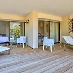 Villa De La Source