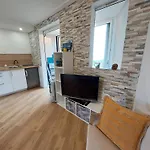 Studio Avec Loggia Vue Mer Et Acces Plage, Wifi Tv