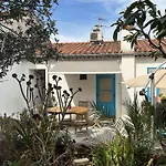 Charmant 3 Pieces Avec Terrasse Et Jardin, Climatise, Proche Plage Et Centre, 4 Pers. - Fr-1-225C-130