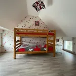 Modern And Bright Home Walk To Beach With Garage
