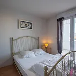 Grand Duplex Avec Terrasse Et Piscine - Fr-1-825-62