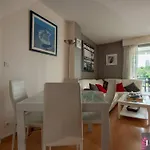 Agreable T3 Avec Terrasse Et Parking A La Rochelle - Fr-1-825-12