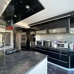 La Maison Du Bonheur, Piscine, Jacuzzi, Billard