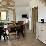 La Maison De Leo