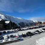 Grand Studio Pour 4, Les Menuires, Aux Pieds Des Pistes - Fr-1-452-397