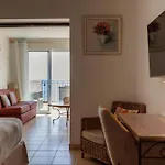 Hotel De La Pyramide