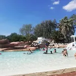Bungalow Charmant A Agde Avec Piscine Partagee.