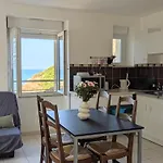Face A La Plage Et Au Falaise- Endroit Calme