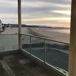 Beautiful 90M Seafront Apartment