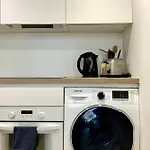 Urban Escape - Modern And Spacious!