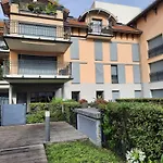 Appartement 67 M2 Avec 100 M2 Jardin Privatif Reservable Uniquement Par Periode De 7 Jours Minimum Du Samedi Au Samedi