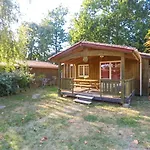 Chalet Bois Tout Equipe 35 M2 2 Chambres Terrasse Couverte Place Parking Piscine Collective 4 Personnes