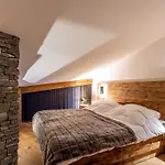 Appartement Raffine Avec Cheminee, Balneo Et Wi-Fi A Val-D'Isere - Fr-1-694-44