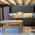 Orion - Chalet-Style New Apartment