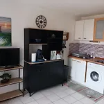 Appartement Vue Mer Lateral, Acces Direct Plage Avec Parking Prive