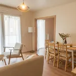 Chez Edgard Et Ernest, Balcon Et Parking