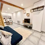 O Nid'Istres - Centre Historique, Spacieux Studio Duplex, Wifi, 4 Personnes