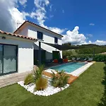 Villa 3 Chambres Piscine Petanque Clim