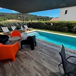 Villa 3 Chambres Piscine Petanque Clim