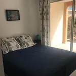 Appartement T4 Avec Terrasse Et Parking 50 M De La Plage -V0744