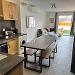 Maison Avec Cour 8 Personnes - Bazarette
