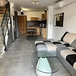 Maison Avec Cour 8 Personnes - Bazarette