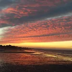 Appartement Charmant Avec Vue Sur La Mer A Cabourg 30 M²