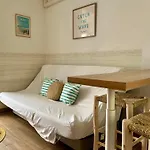 Jolie Maisonnette A La Plage Avec Exterieur Et Parking
