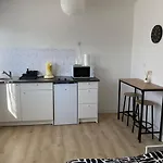 Studio Optimise Et Lumineux - Sanitaires Partages - Tres Proche Commerces