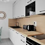 Apt Confortable Avec Terrasse Et Parking