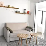 Apt Confortable Avec Terrasse Et Parking