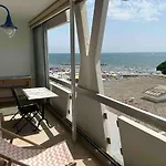 La Grande-Motte Sea View Apartment