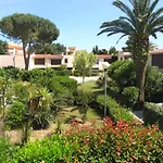 Appartement 3 Pieces Avec Climatisation, Piscine Et Parking Prive A 500M Des Plages - Fr-1-776-128
