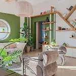 Luxurious Villa Located At La Pironniere